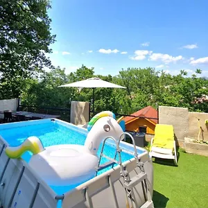 Dans Les Hauteurs Villa